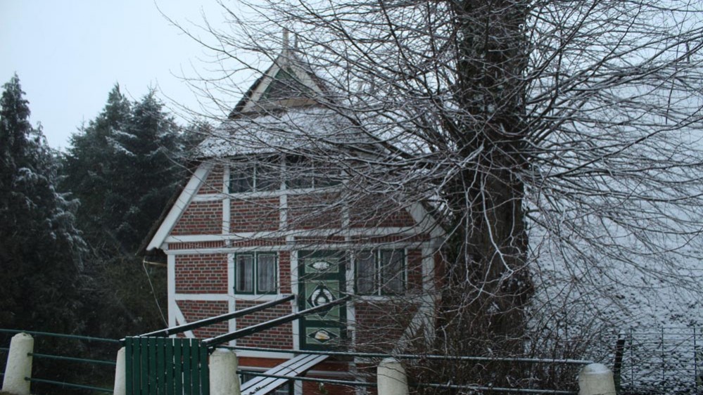 haus-anna-elbe-winter-vier-und-marschlande